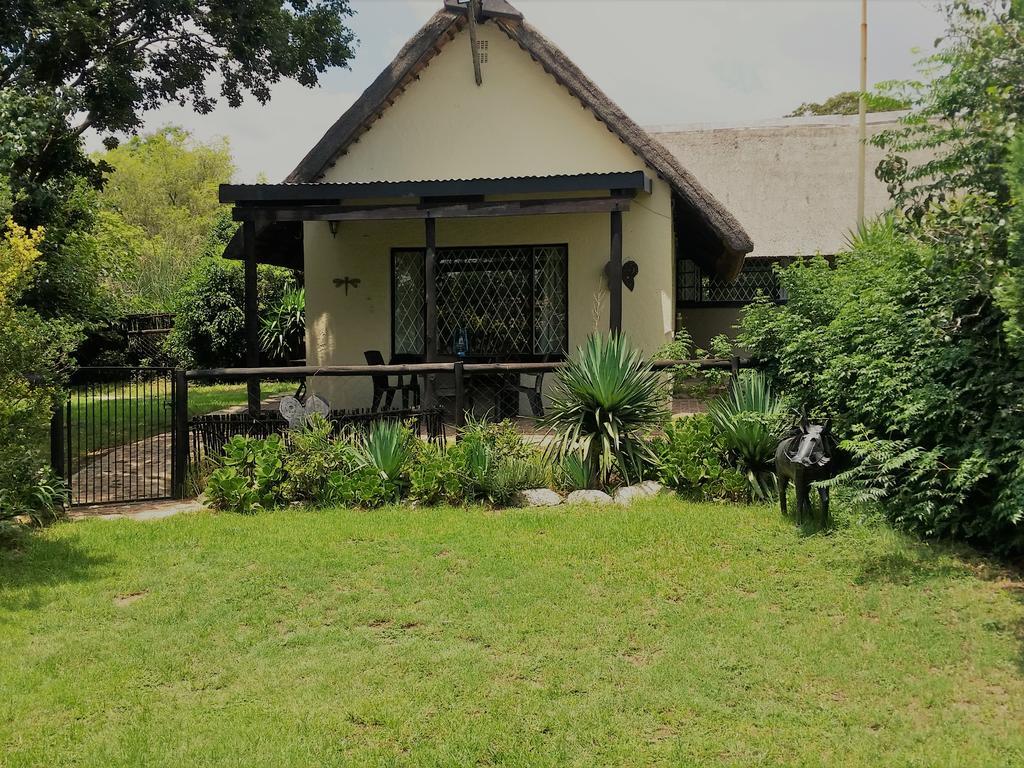 Pine Tree Lodge Midrand Luaran gambar
